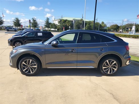 Used 2023 Audi Q5 2.0T Premium w/ Convenience Package image 2