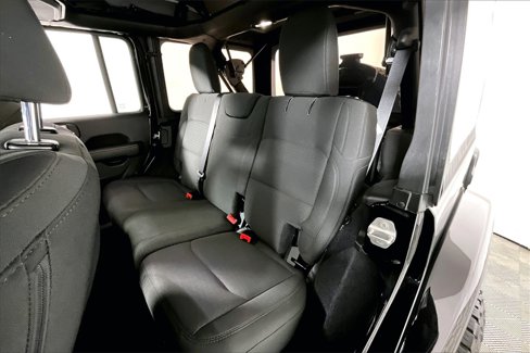 Used 2021 Jeep Wrangler Unlimited Sahara image 25