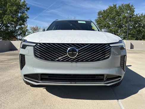 New 2026 Volvo XC90 B6 Ultra image 2