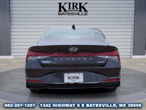Used 2023 Hyundai Elantra Limited image 5