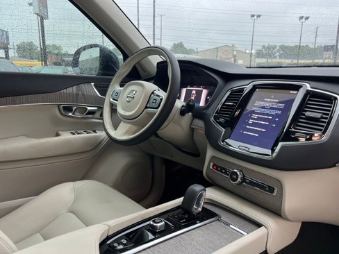 Used 2023 Volvo XC90 B6 Plus w/ Protection Package Premier image 34