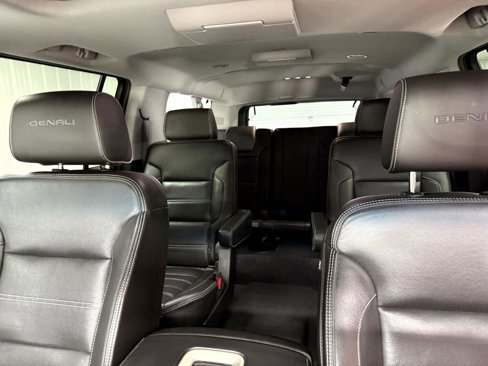 Used 2019 GMC Yukon XL Denali image 23
