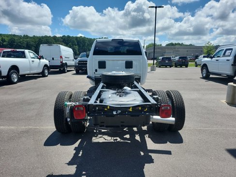New 2025 RAM 5500 Tradesman image 4