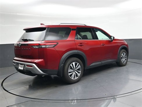 Used 2022 Nissan Pathfinder SL w/ SL Black Package image 4