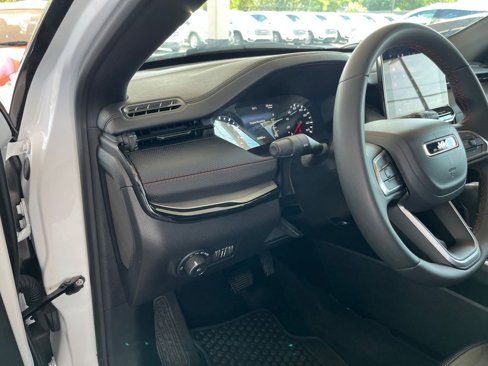 Used 2025 Jeep Compass Trailhawk image 33