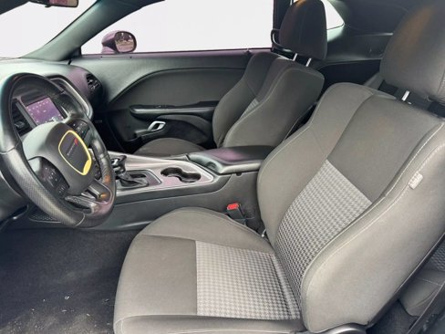 Used 2022 Dodge Challenger GT image 9