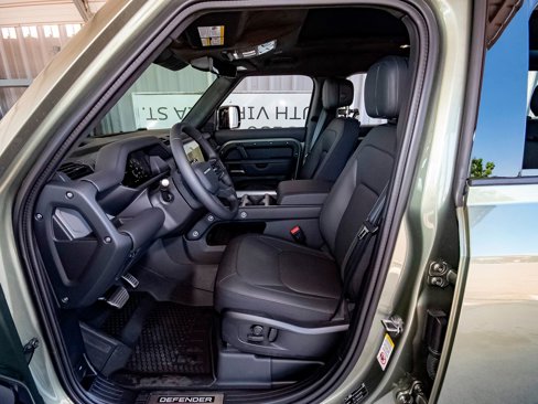 New 2025 Land Rover Defender 110 X image 36
