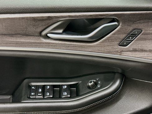 Used 2024 Jeep Grand Cherokee L Limited w/ Luxury Tech Group II image 15