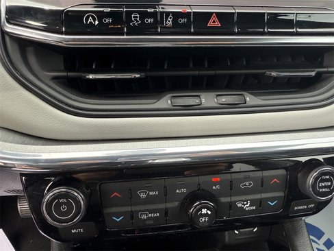 Certified 2022 Jeep Compass Limited image 25