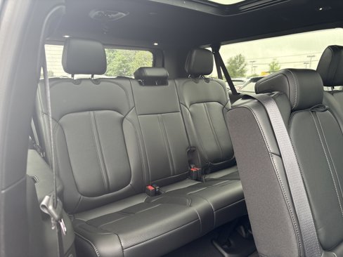 New 2025 Jeep Wagoneer L 4WD w/ Convenience Group I image 13