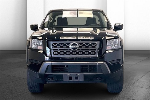Used 2024 Nissan Frontier SV image 2