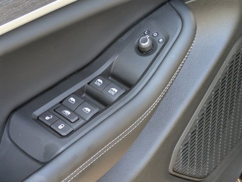 New 2025 Jeep Grand Cherokee Limited image 15