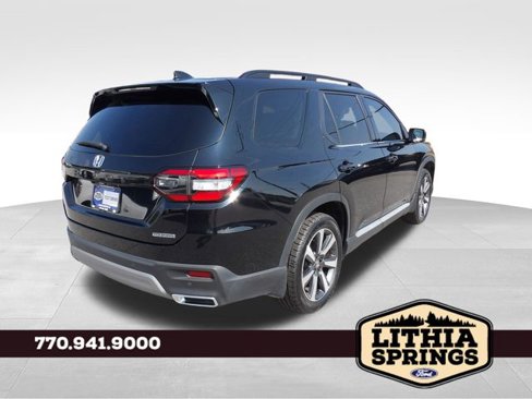 Used 2025 Honda Pilot Touring image 17
