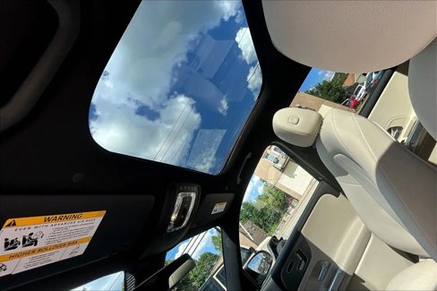 Used 2021 Mercedes-Benz GLB 250 4MATIC image 21