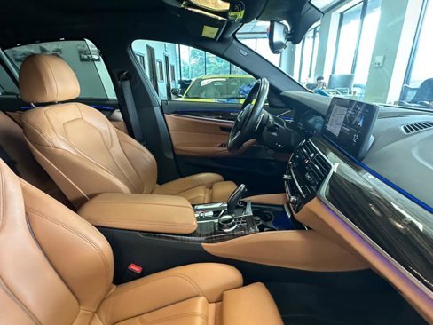 Used 2022 BMW 530i xDrive w/ Executive Package image 39