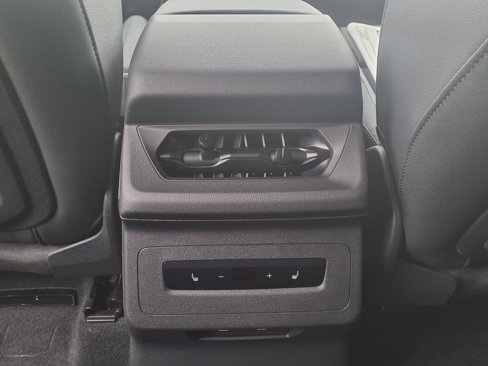 New 2025 Audi Q6 e-tron Premium Plus image 10