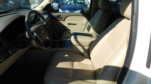 Used 2013 Chevrolet Suburban LTZ image 27