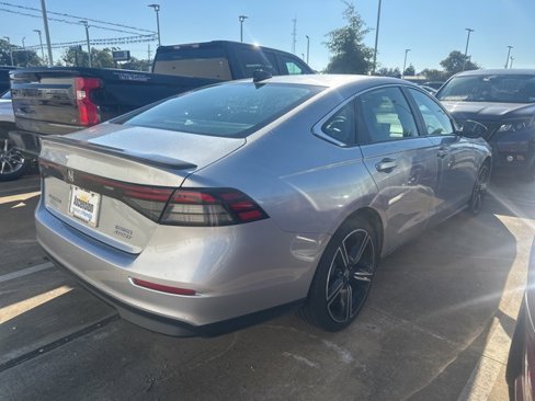 Used 2024 Honda Accord Sport image 4