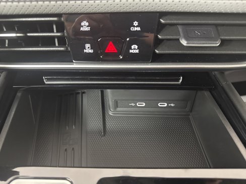New 2025 Volkswagen Atlas Peak Edition SE image 17