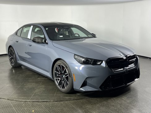 New 2026 BMW M5 w/ Carbon Package image 2