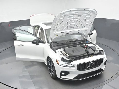 Used 2025 Volvo S60 B5 Plus w/ Climate Package image 50