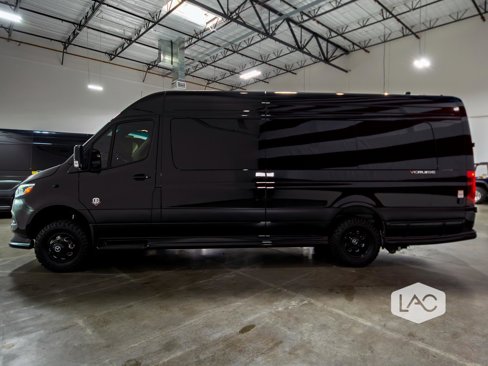 Used 2025 Mercedes-Benz Sprinter 3500 image 10