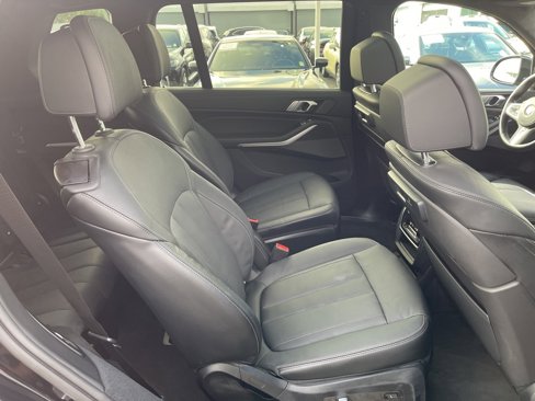 Used 2022 BMW X7 xDrive40i w/ M Sport Package image 26