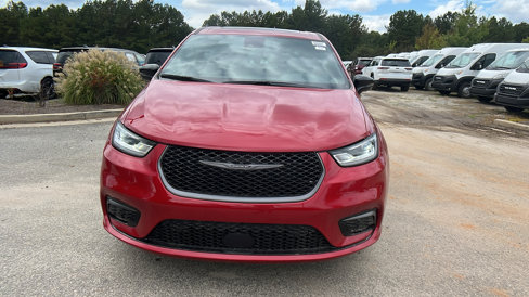 New 2026 Chrysler Pacifica Select image 3