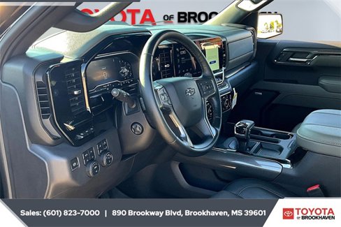 Used 2024 Chevrolet Silverado 1500 ZR2 w/ Technology Package image 12