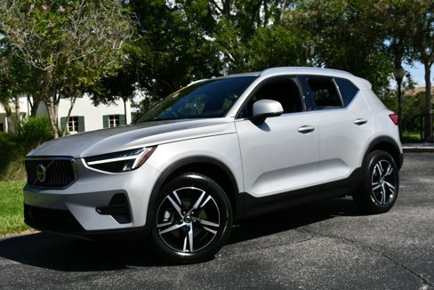 Used 2025 Volvo XC40 B5 Core image 21