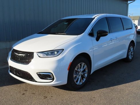 New 2026 Chrysler Pacifica Select image 6
