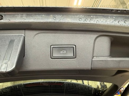 Certified 2024 Volkswagen Atlas SE image 30