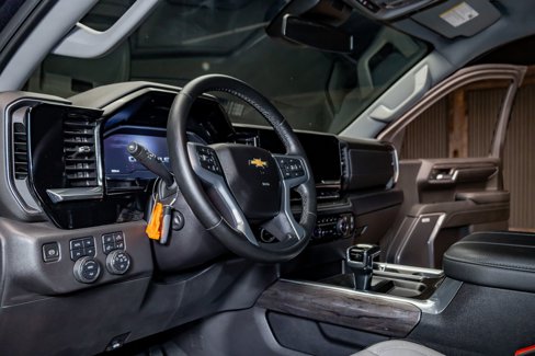 Used 2024 Chevrolet Silverado 1500 LTZ image 17
