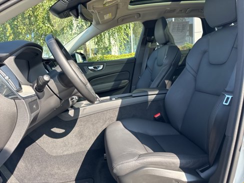 Certified 2025 Volvo XC60 B5 Plus image 18