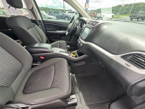 Used 2019 Dodge Journey SE image 23