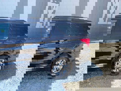 Used 2024 Ford Explorer XLT w/ Equipment Group 202A image 16