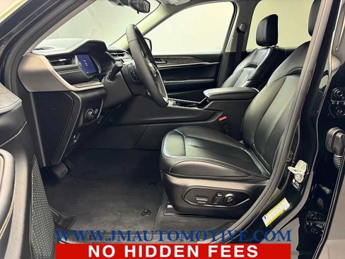 Used 2023 Jeep Grand Cherokee L Limited image 13