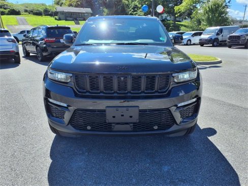 New 2025 Jeep Grand Cherokee Limited w/ Luxury Tech Group II image 9