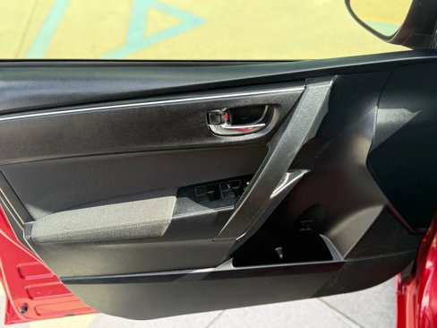 Used 2019 Toyota Corolla LE image 10