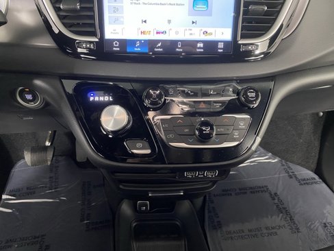 New 2025 Chrysler Voyager LX image 6