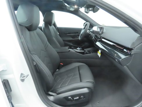 Used 2025 BMW 530i image 22