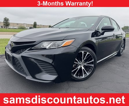 Used 2018 Toyota Camry SE image 1