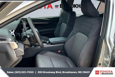 Used 2025 Toyota Camry LE image 18