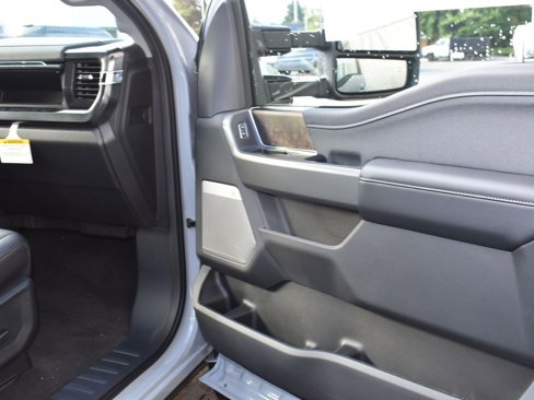 New 2025 Ford F350 Lariat w/ Black Appearance Package image 19