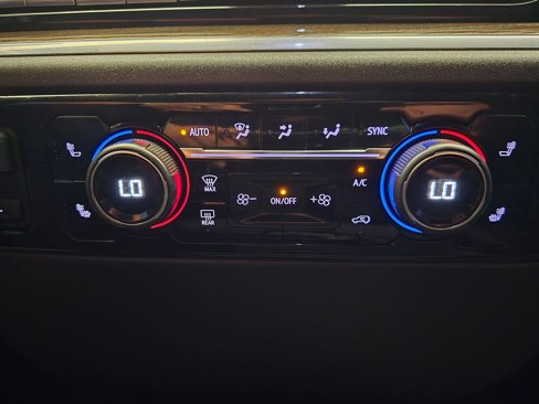 Used 2024 Chevrolet Silverado 2500 LT image 17