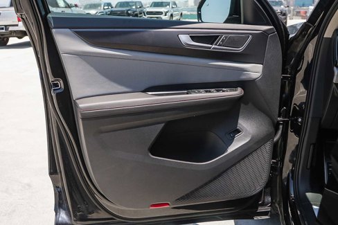 New 2025 Volkswagen Atlas Peak Edition SE image 24