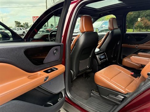 Used 2022 Lincoln Aviator Reserve w/ Equipment Group 201A image 24