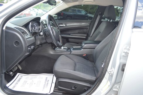 Used 2019 Chrysler 300 Touring image 11