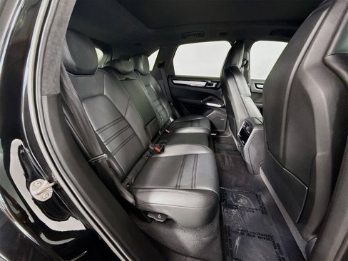 Certified 2023 Porsche Cayenne Turbo S image 21