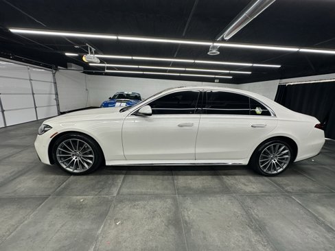 Used 2022 Mercedes-Benz S 580 4MATIC Sedan image 3
